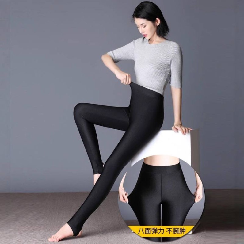 Лёгкие женские брюки с высокой посадкой — тонкая, эластичная ткань, идеально подходящая для тёплой погоды. — изображение 3