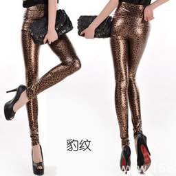 Женские облегающие брюки с леопардовым принтом — высокая посадка, подчёркивающая фигуру, с эластичной тканью, подходящей для фитнеса и йоги. — изображение 3