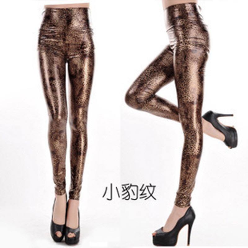 Женские облегающие брюки с леопардовым принтом — высокая посадка, подчёркивающая фигуру, с эластичной тканью, подходящей для фитнеса и йоги. — изображение 6