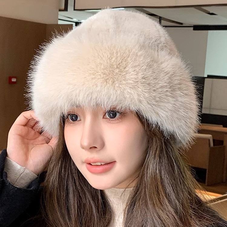 Женская шапка-ушанка из искусственного меха — стильный и практичный аксессуар для осени и зимы. — изображение 7