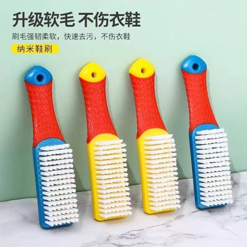 Многофункциональная мягкая щётка для чистки обуви и одежды. — изображение 3