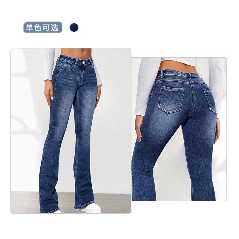 Женские джинсы — слим‑фит, слегка клёш (микро-флэр), винтажная стирка, эластичный материал, подчёркивают фигуру, удобные и стильные. — изображение 3