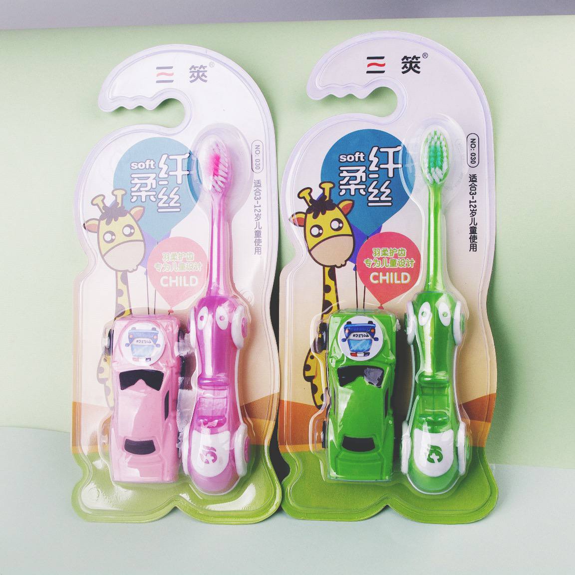 Зубная щётка для детей с ярким дизайном и мягкой щетиной. Идеальна для малышей и школьников. — изображение 2